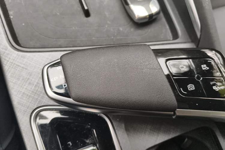 Used CHANGAN UNI-T 2022 1.5T Sport Edition Flagship Version Gear Lever