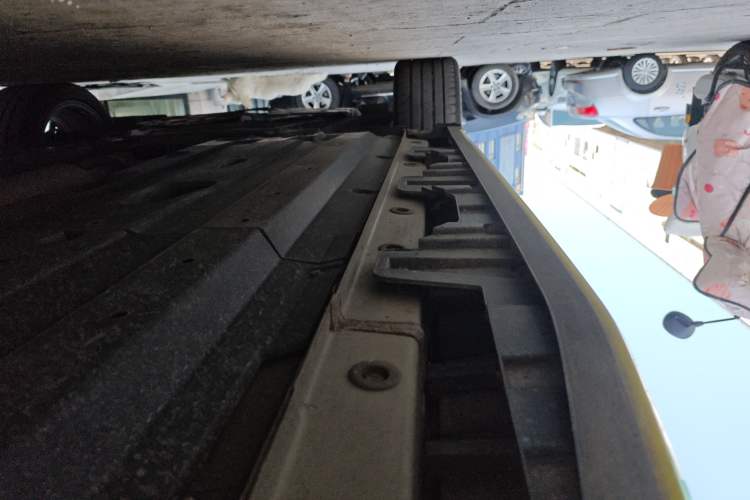Used CHANGAN UNI-T 2022 1.5T Sport Edition Flagship Version Left Side Sill
