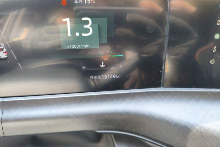 Used CHANGAN UNI-T 2022 1.5T Prestige Version Odometer Close Up