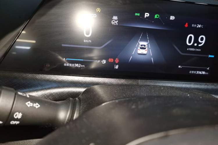 Used CHANGAN UNI-T 2022 1.5T Sport Edition Premium Version Odometer Close Up