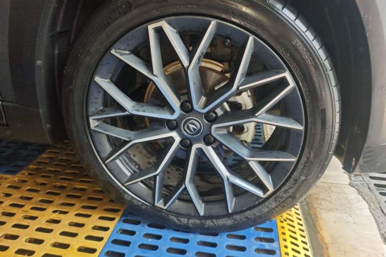 Used CHANGAN UNI-T 2022 1.5T Prestige Version Right Front Wheel Hub