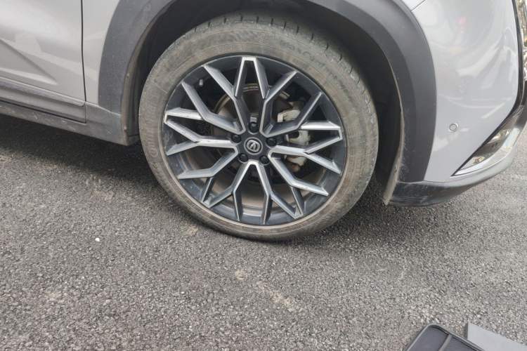 Used CHANGAN UNI-T 2022 1.5T Flagship Edition Right Front Wheel Hub