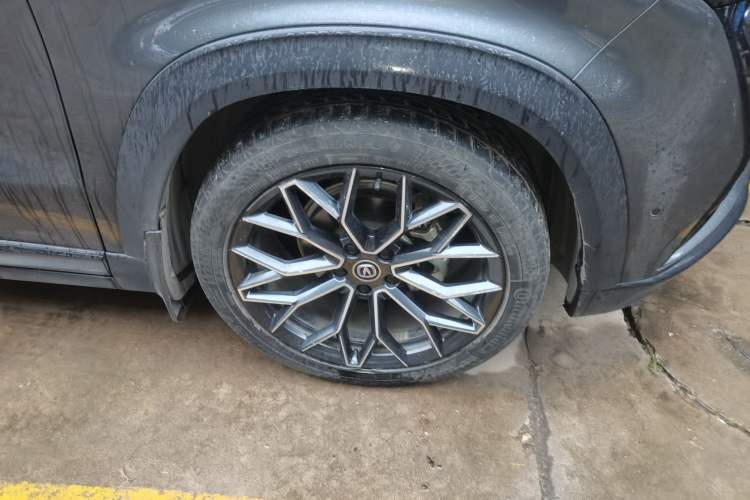 Used CHANGAN UNI-T 2022 1.5T Flagship Edition Right Front Wheel Hub