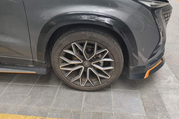 Used CHANGAN UNI-T 2022 1.5T Sport Edition Flagship Version Right Front Wheel Hub