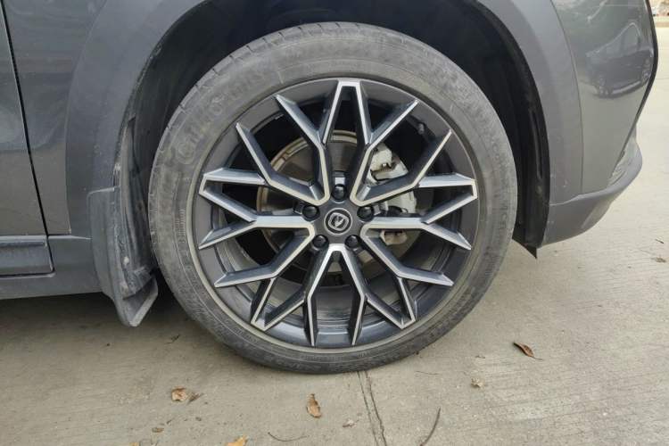Used CHANGAN UNI-T 2022 1.5T Prestige Version Right Front Wheel Hub