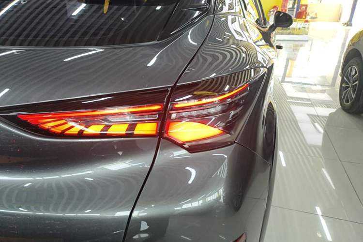 Used CHANGAN UNI-T 2022 1.5T Prestige Version Right Rear Taillight