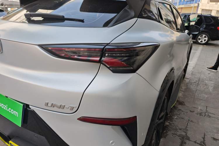 Used CHANGAN UNI-T 2022 1.5T Sport Edition Flagship Version Right Rear Taillight