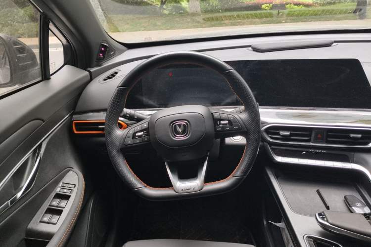 Used CHANGAN UNI-T 2022 1.5T Sport Edition Flagship Version Steering Wheel