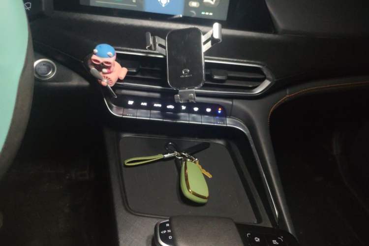 Used CHANGAN UNI-T 2022 1.5T Sport Edition Premium Version Audio And AC Panel