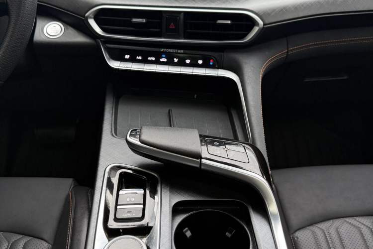 Used CHANGAN UNI-T 2022 1.5T Prestige Version Audio And AC Panel