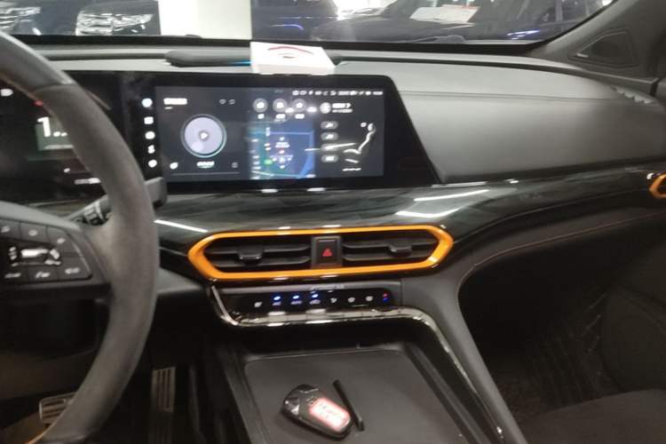 Used CHANGAN UNI-T 2022 1.5T Sport Edition Flagship Version Audio And AC Panel
