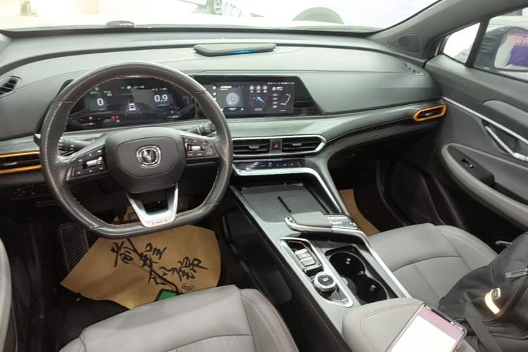 Used CHANGAN UNI-T 2022 1.5T Prestige Version Audio And AC Panel