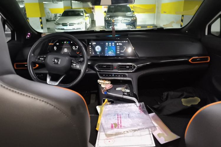 Used CHANGAN UNI-T 2022 1.5T Flagship Edition Center Console
