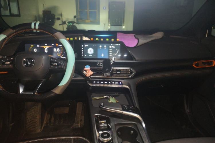 Used CHANGAN UNI-T 2022 1.5T Sport Edition Premium Version Center Console