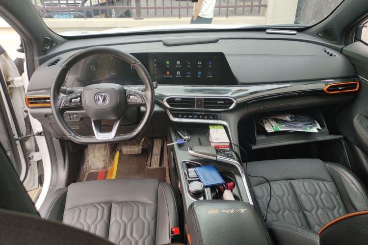 Used CHANGAN UNI-T 2022 1.5T Sport Edition Flagship Version Center Console