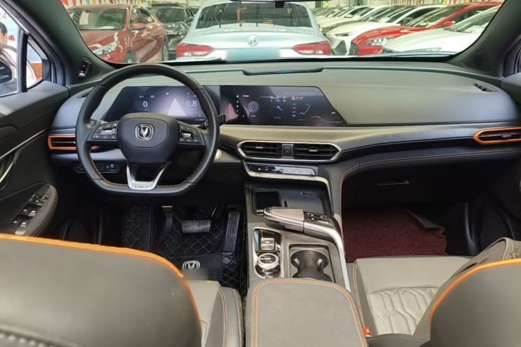 Used CHANGAN UNI-T 2022 1.5T Prestige Version Center Console