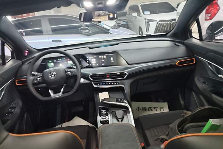 Used CHANGAN UNI-T 2022 1.5T Luxury Edition Center Console
