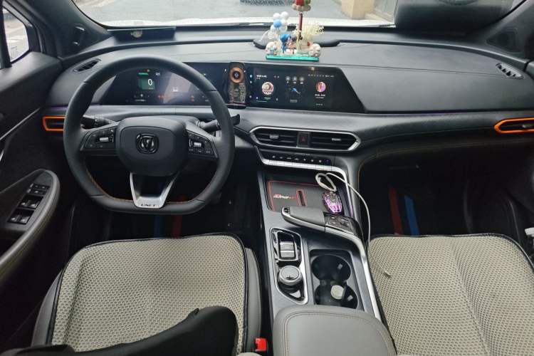 Used CHANGAN UNI-T 2022 1.5T Luxury Edition Center Console