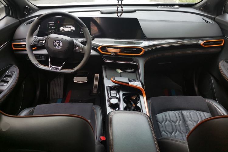 Used CHANGAN UNI-T 2022 1.5T Sport Edition Flagship Version Center Console