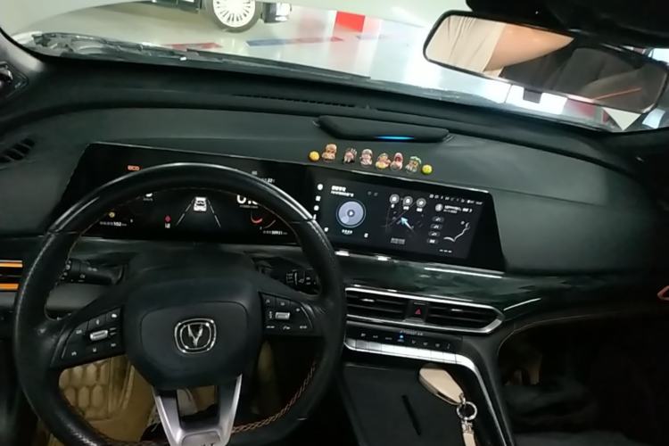 Used CHANGAN UNI-T 2022 1.5T Sport Edition Flagship Version Center Console