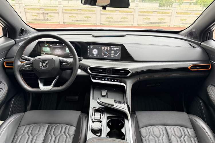 Used CHANGAN UNI-T 2022 1.5T Prestige Version Center Console
