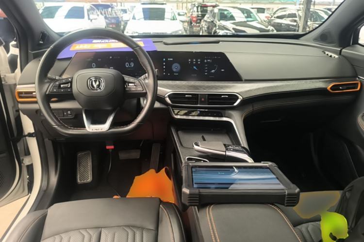 Used CHANGAN UNI-T 2022 1.5T Prestige Version Center Console
