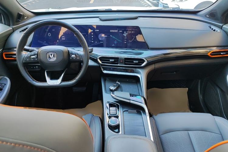 Used CHANGAN UNI-T 2022 1.5T Flagship Edition Center Console