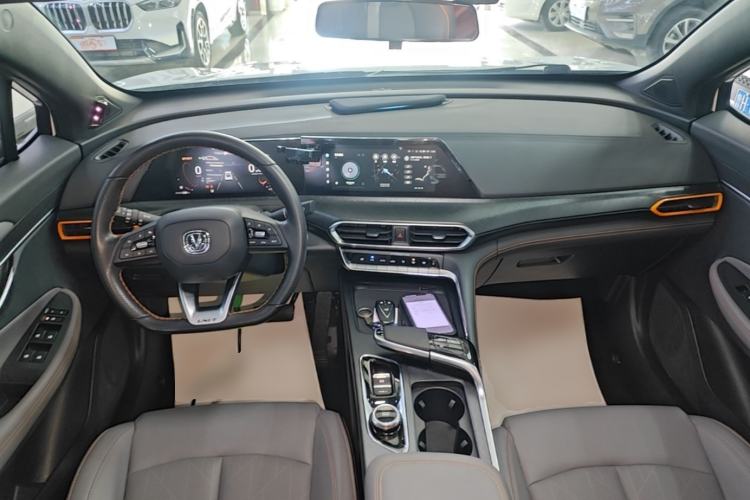 Used CHANGAN UNI-T 2022 1.5T Prestige Version Center Console