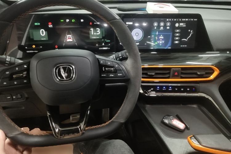 Used CHANGAN UNI-T 2022 1.5T Sport Edition Flagship Version Center Console