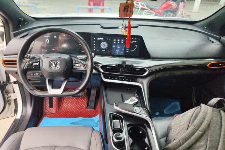 Used CHANGAN UNI-T 2022 1.5T Flagship Edition Center Console