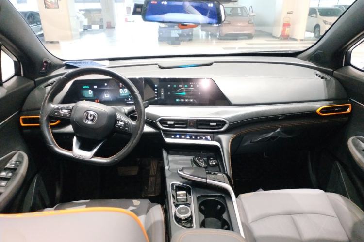 Used CHANGAN UNI-T 2022 1.5T Prestige Version Center Console