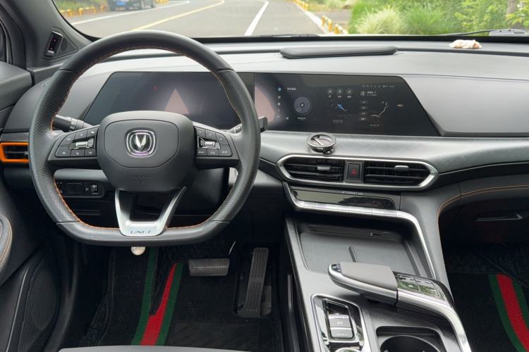 Used CHANGAN UNI-T 2022 1.5T Prestige Version Center Console