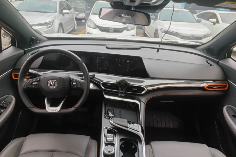 Used CHANGAN UNI-T 2022 1.5T Flagship Edition Center Console