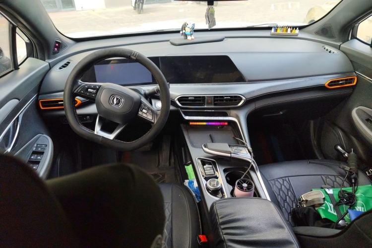 Used CHANGAN UNI-T 2022 1.5T Prestige Version Center Console