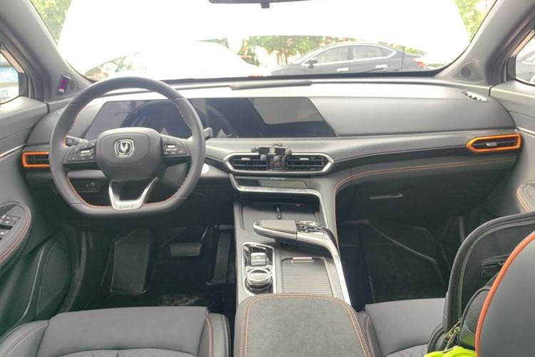 Used CHANGAN UNI-T 2022 1.5T Prestige Version Center Console
