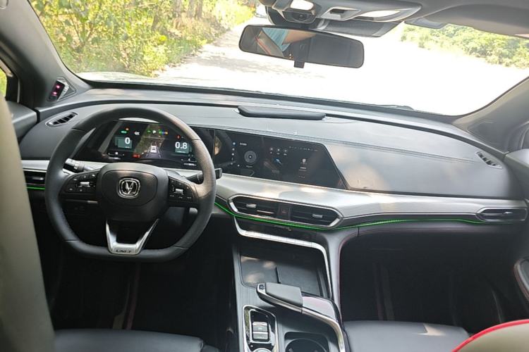 Used CHANGAN UNI-T 2022 1.5T Excellence Model Center Console