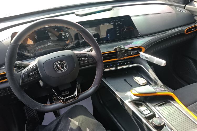 Used CHANGAN UNI-T 2022 1.5T Sport Edition Flagship Version Center Console
