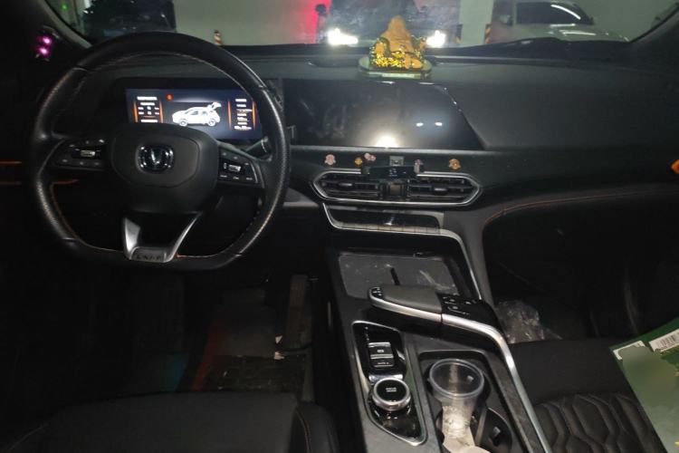 Used CHANGAN UNI-T 2022 1.5T Prestige Version Center Console