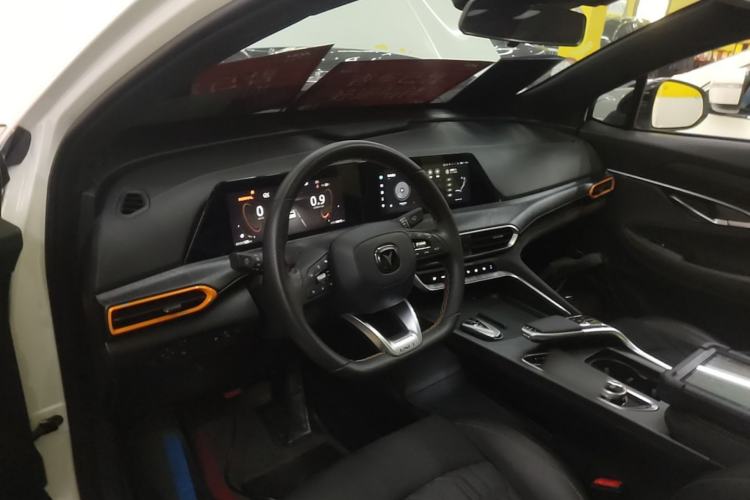 Used CHANGAN UNI-T 2022 1.5T Prestige Version Center Console