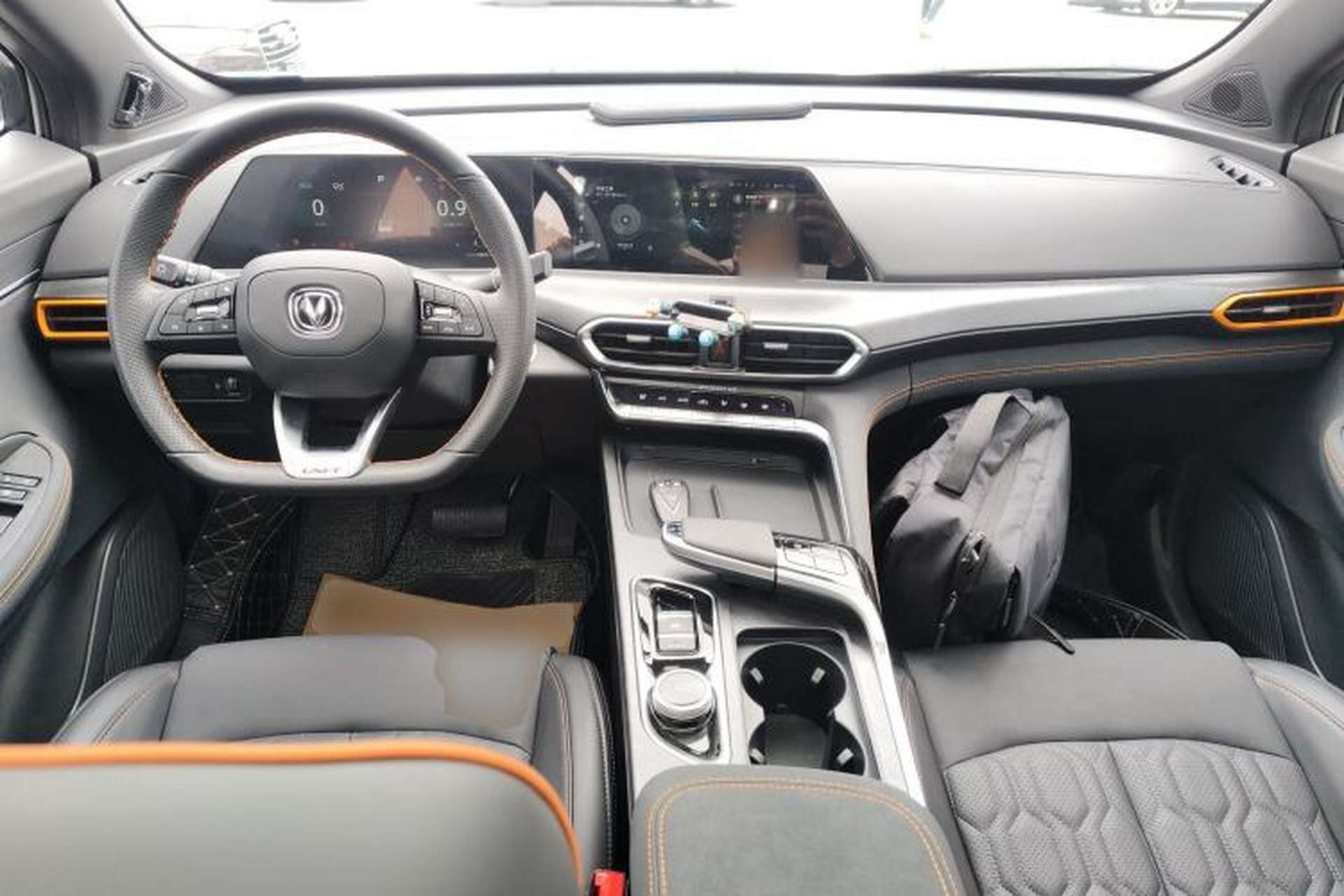 Used CHANGAN UNI-T 2022 1.5T Prestige Version Center Console