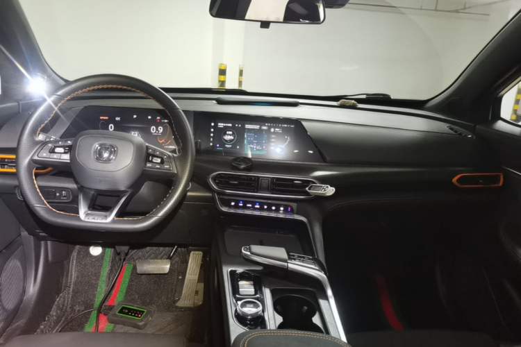 Used CHANGAN UNI-T 2022 1.5T Prestige Version Center Console