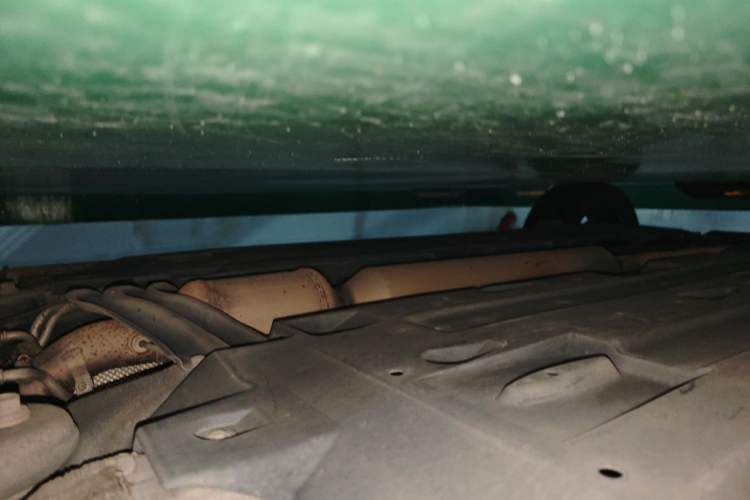 Used CHANGAN UNI-T 2022 2.0T Prestige Version Chassis Front Right