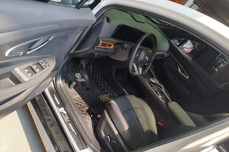Used CHANGAN UNI-T 2022 1.5T Prestige Version Driver Seat