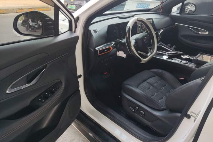 Used CHANGAN UNI-T 2022 1.5T Sport Edition Flagship Version Driver Seat