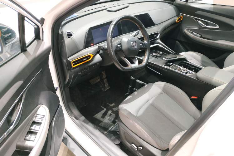 Used CHANGAN UNI-T 2022 1.5T Prestige Version Driver Seat