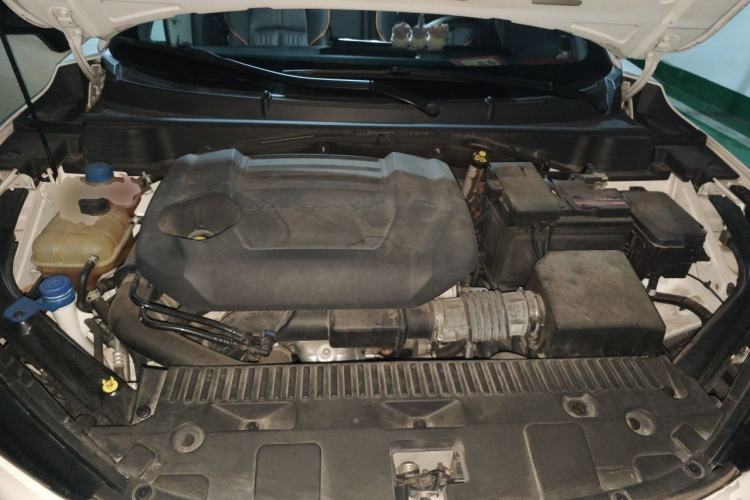 Used CHANGAN UNI-T 2022 2.0T Prestige Version Engine Bay