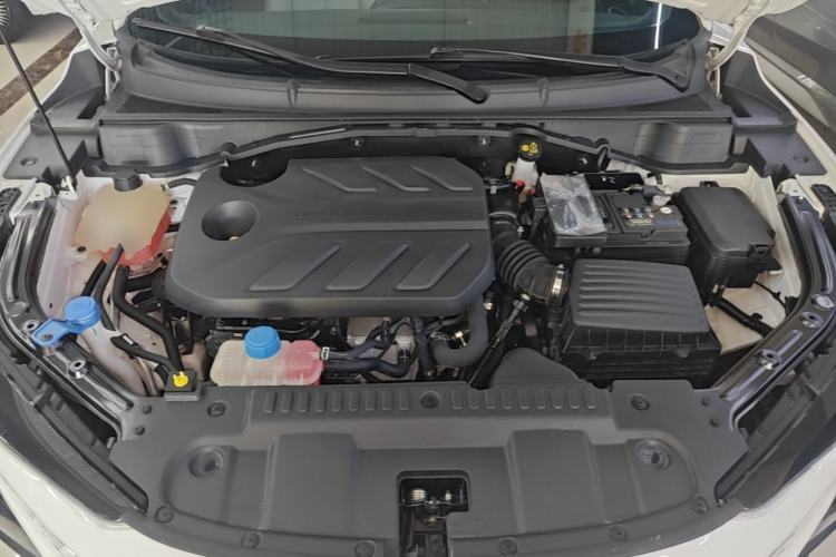 Used CHANGAN UNI-T 2022 1.5T Prestige Version Engine Bay