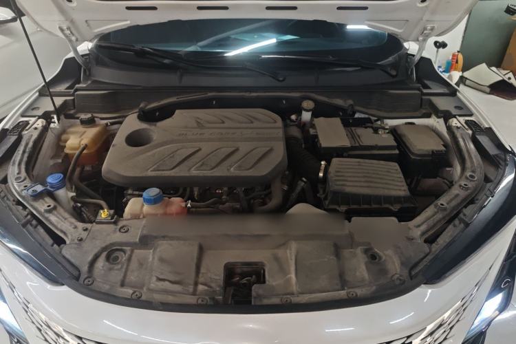 Used CHANGAN UNI-T 2022 1.5T Prestige Version Engine Bay