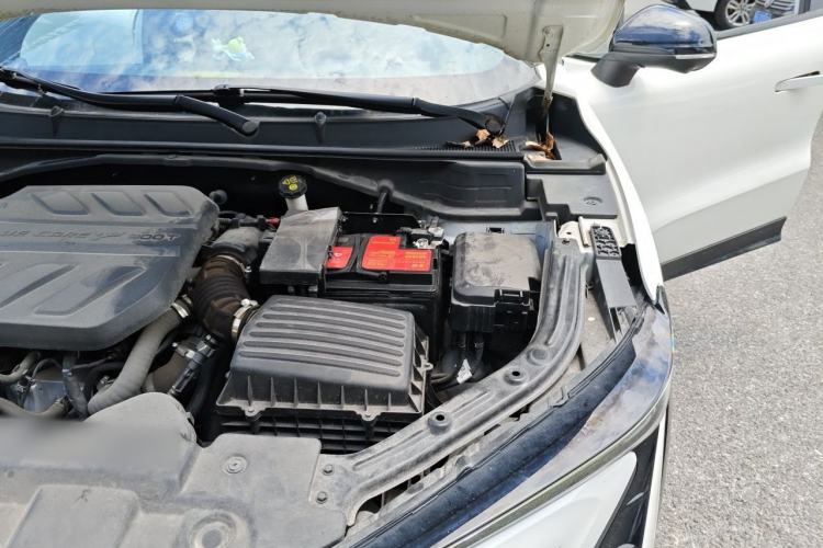 Used CHANGAN UNI-T 2022 1.5T Luxury Edition Engine Bay Left