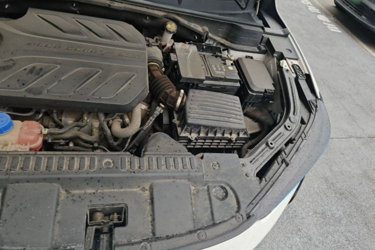Used CHANGAN UNI-T 2022 1.5T Luxury Edition Engine Bay Left